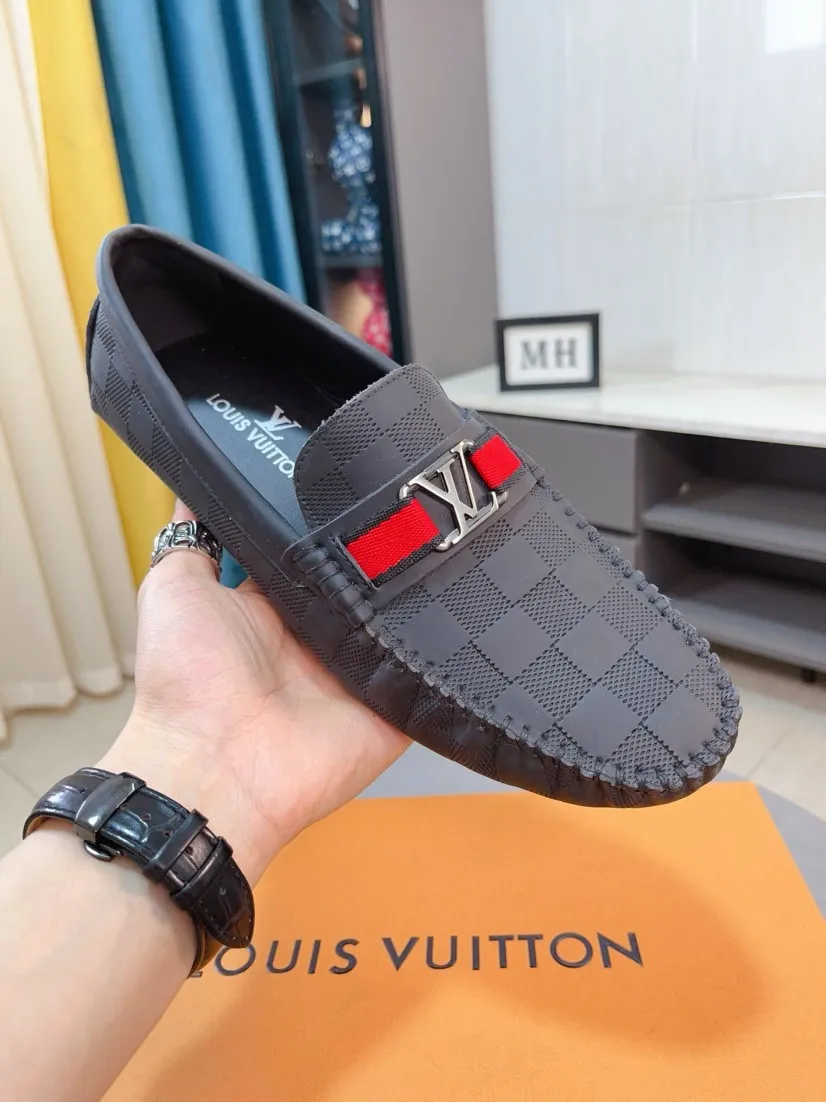 Men's men's shoes💰400🌹🌹[LV Louis Vuitton] New men's beanie shoes💝💝.. Top-grade imported cowhide embossed➕Comfortable leather lining. It is extremely skin-friendly and comfortable, feels very delicate, and the shape is very correct! Perfectly reflects the three-dimensional sense, code number: 38-44
